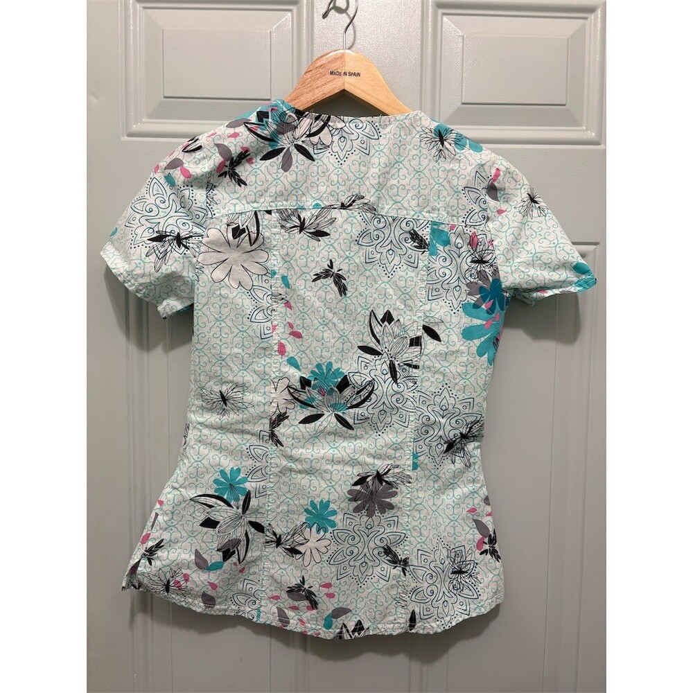 Disney Scrub Top Womens 2XS Disney Jasmine Aladdin Floral - Picture 6 of 8